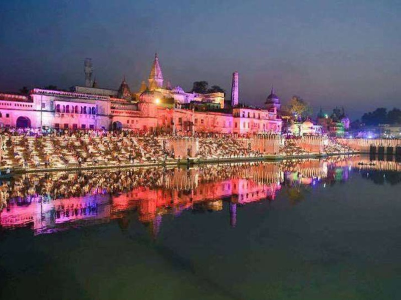भगवान राम के स्वागत के लिए राम की नगरी अयोध्या को उत्तर प्रदेश सरकार बहुविध संवार रही है।